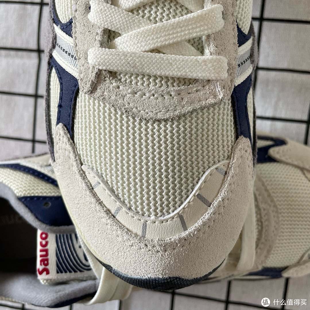 Saucony与Yeezy Foam Runner