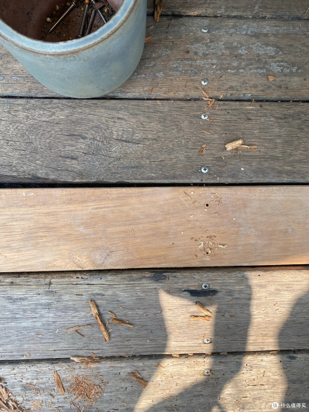 防腐木不防腐,而且会露出螺丝钉头