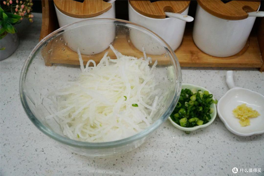 明日大暑，俗话“大暑多吃酸，走路不打窜”，“吃酸”指的什么？