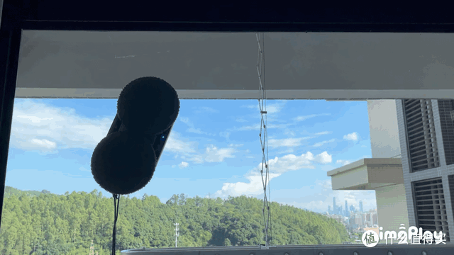 完美解决擦窗难题:玻妞388擦窗机器人体验