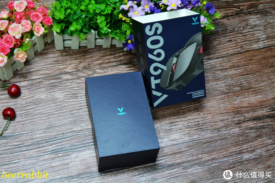 V+技术升级!惊人125h续航 ---雷柏VT960S超跑游戏鼠标评测