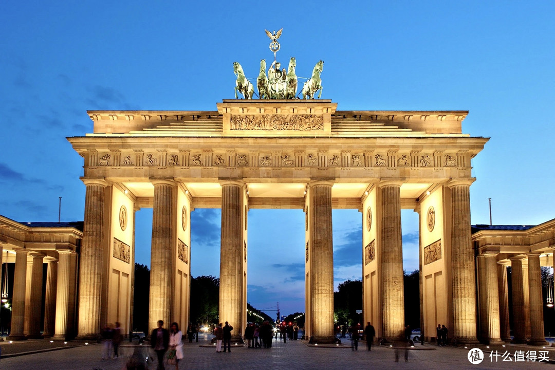 图案是柏林的标志建筑，勃兰登堡门