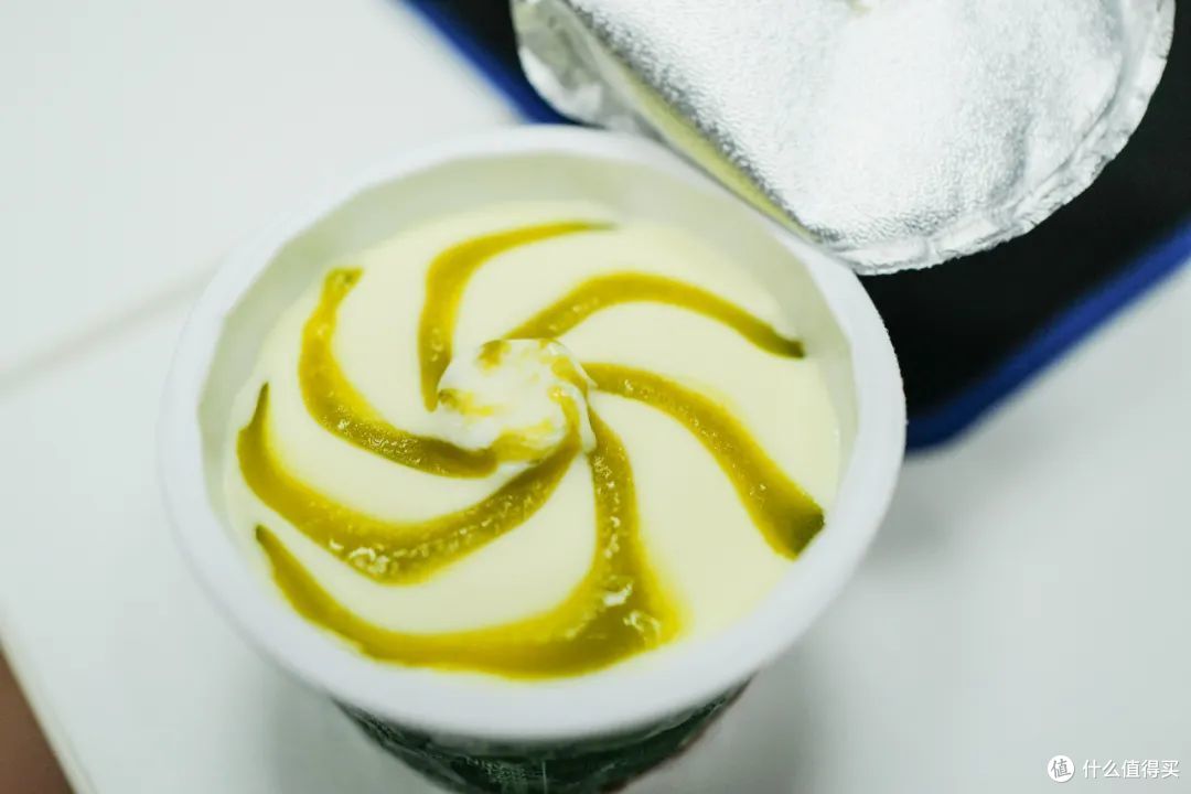 白酒冰淇淋盘点:吃一口嘴巴凉,想想价格透心凉,吃完开车人凉凉;茅台冰淇淋品鉴+旗舰店探店