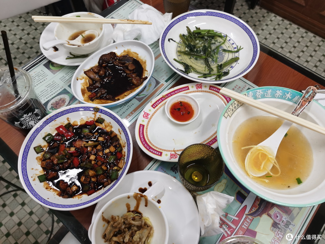 老港正味《东发道》,每次吃都有新发现,除了漏奶华,豉油鸡,菠萝冰,还可以吃这些!
