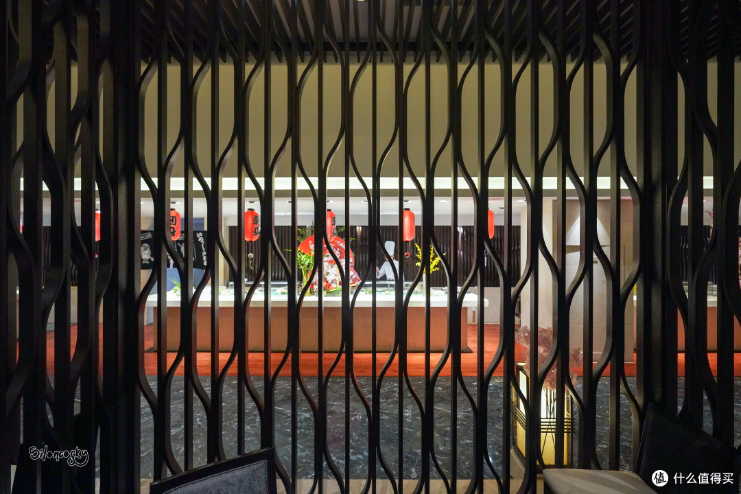 青岛海滨的一线海景宝藏酒店:海泉湾皇冠假日度假酒店 行政待遇 海天日餐厅体验