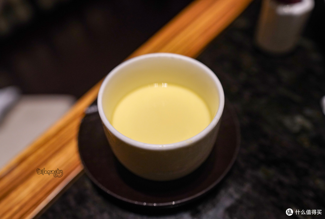 青岛海滨的一线海景宝藏酒店:海泉湾皇冠假日度假酒店 行政待遇 海天日餐厅体验
