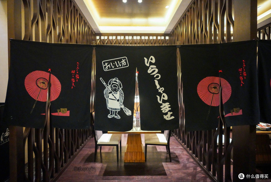 青岛海滨的一线海景宝藏酒店:海泉湾皇冠假日度假酒店 行政待遇 海天日餐厅体验