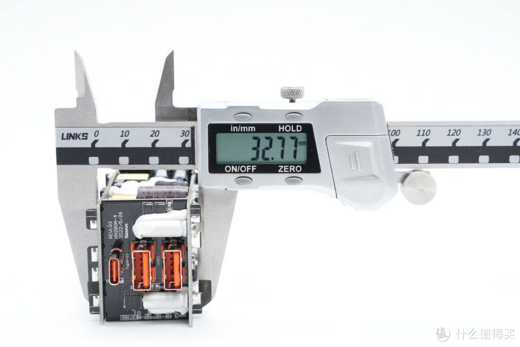 拆解报告：Baseus倍思30W 2A1C快充插座CCGAN30-3ACC