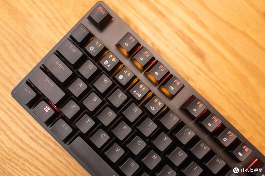 不足2百元入手,87键+无线+RGB+机械轴,雷柏V500Pro好用么