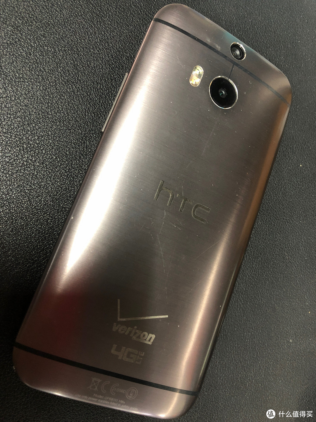 HTC M8V的背面相机模组