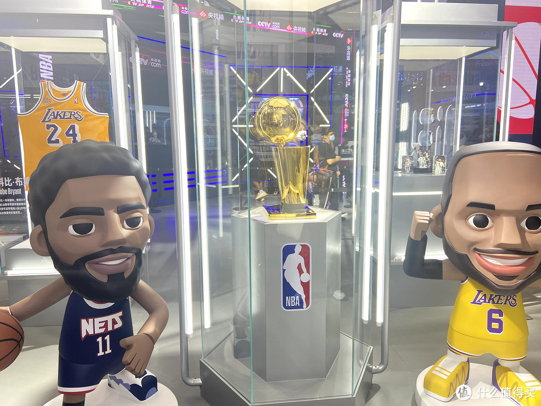 NBA再临消博会，快来感受一下这个科技感满满的特色展台！