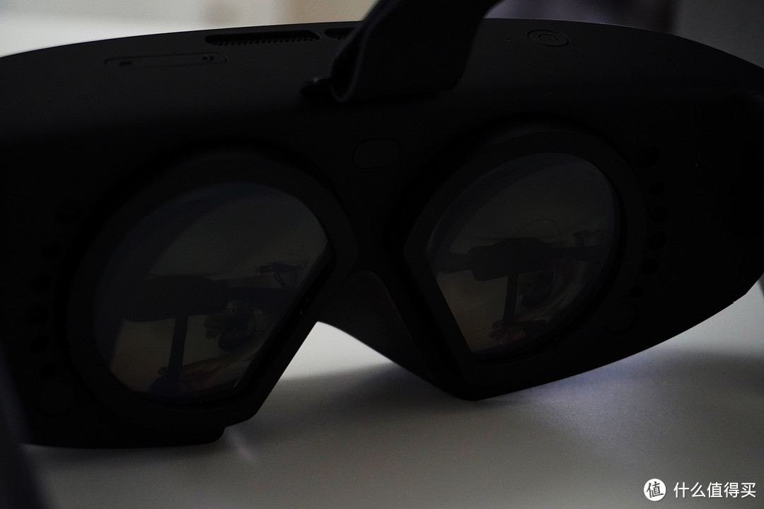 内行评测：VR 一体机“新玩家”？全新 Pancake 成像技术的 YVR 2 一体机 