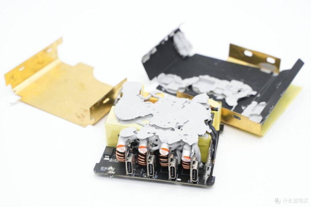 拆解报告:AENZR恩泽130W 4C口氮化镓充电器AZ1130