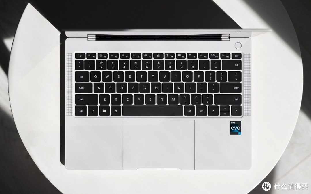 从没见过这么好看的笔记本 — MateBook X Pro 2022 微绒典藏版评测