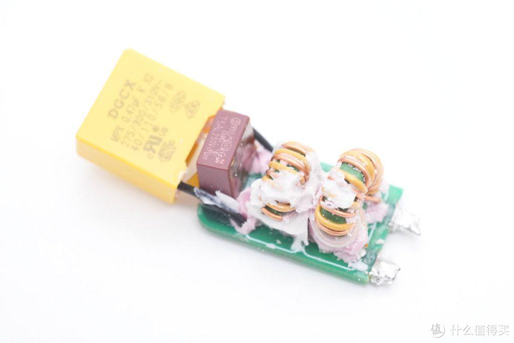 拆解报告:Anker安克全氮化镓120W充电器A2148