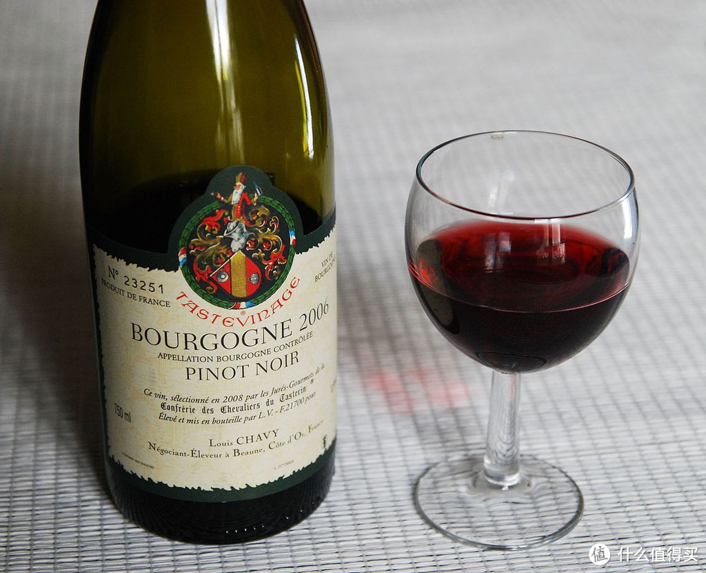 Bourgogne勃艮第是世界上最优雅的葡萄酒，口感柔和，果味甜美，非常适合妹子
