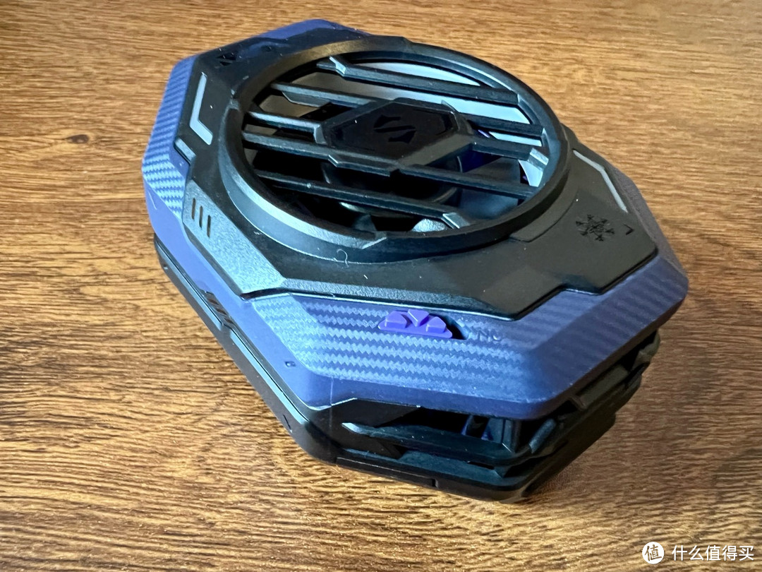 夏日游戏必备神器——黑鲨冰封制冷背夹3 Pro