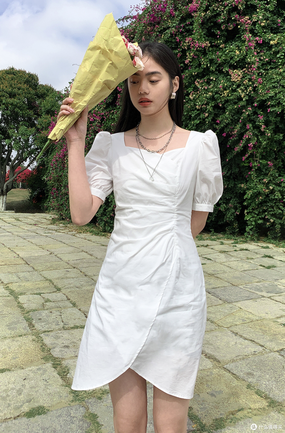 继鞠婧祎的“白开水”妆容后，最近又出了“白开水”穿搭？