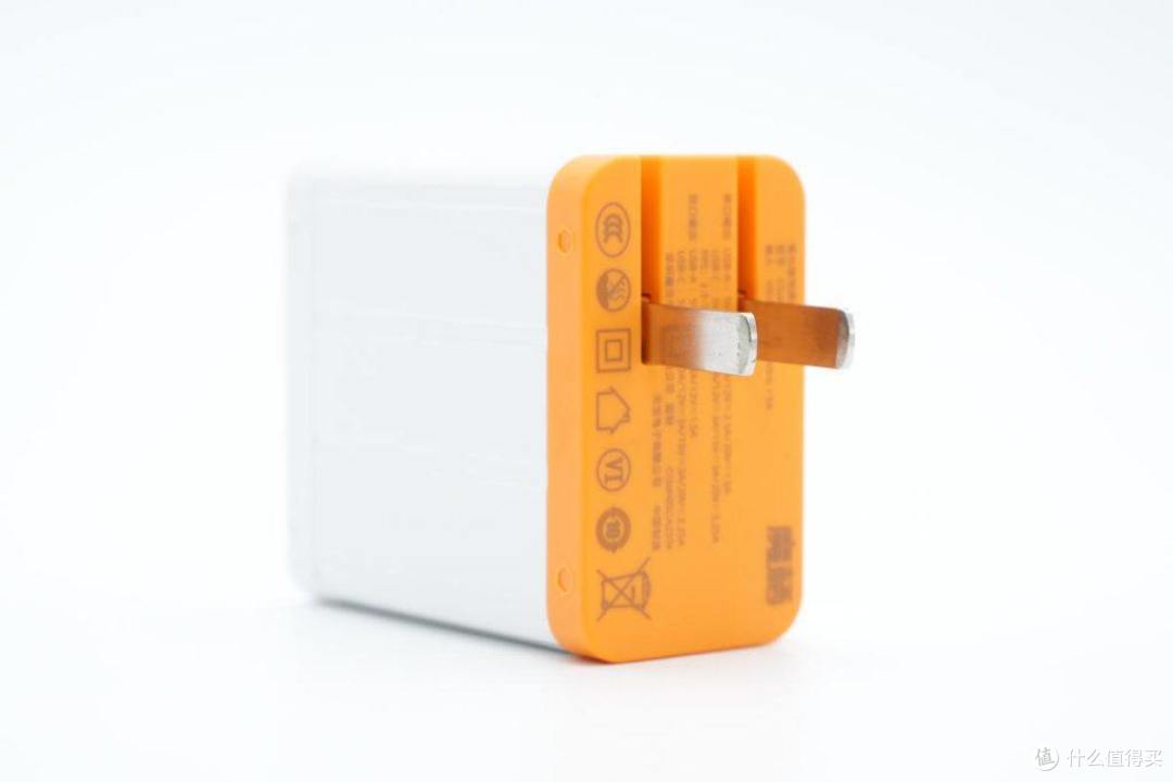 拆解报告：Mo魔栖65W 1A1C氮化镓充电器CGaN65CA