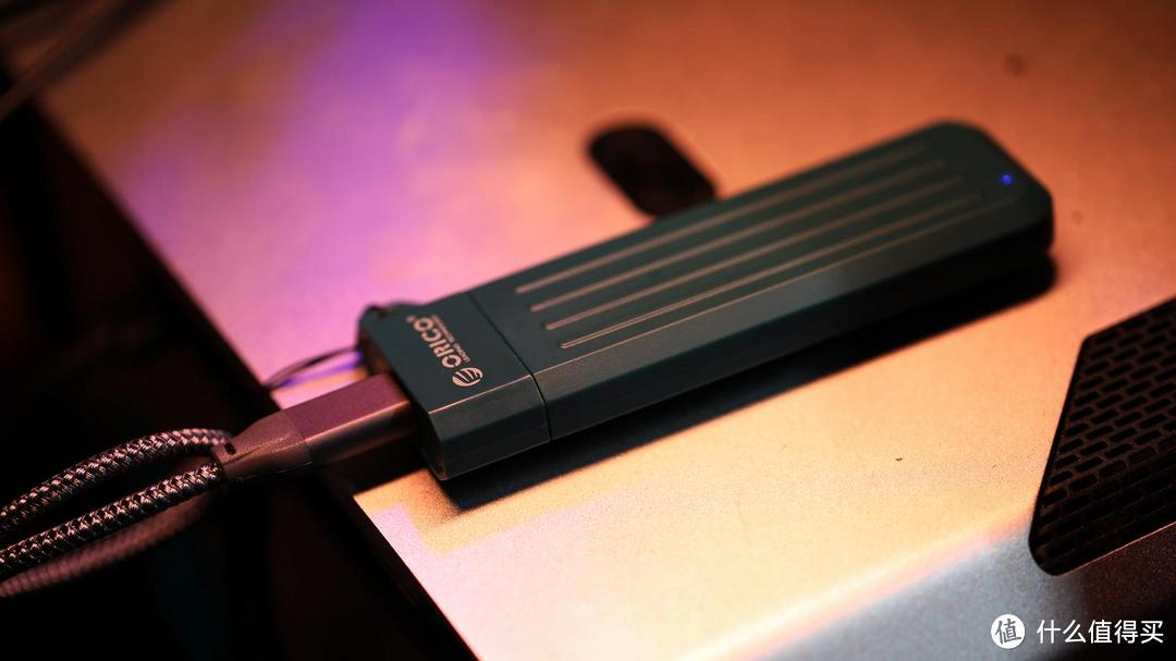 花一百多给闲置的SSD配个有颜值的盒子，用起来就很爽了