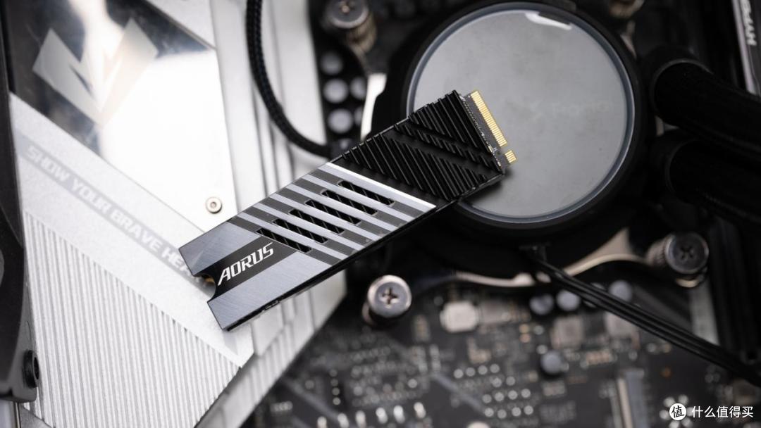 解释一下什么叫奢华！技嘉AORUS钛雕 PCI-E 4.0 NVMe SSD上手