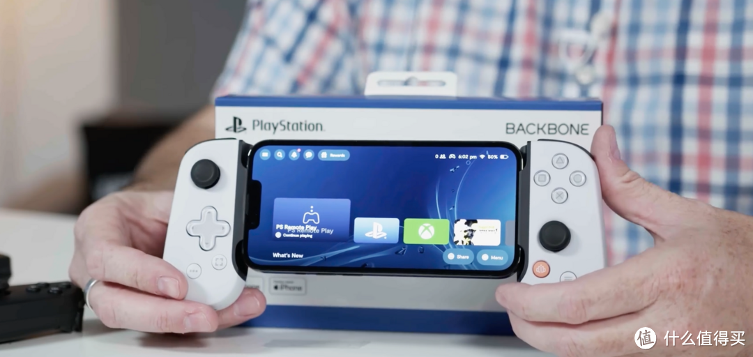 在iPhone上玩PS5游戏？！索尼宣布正式推出PS定制版Backbone One游戏