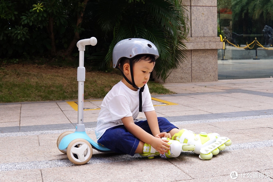 宝宝第一双轮滑鞋要好好选，酷骑R2轮滑鞋太懂小孩子的心思了