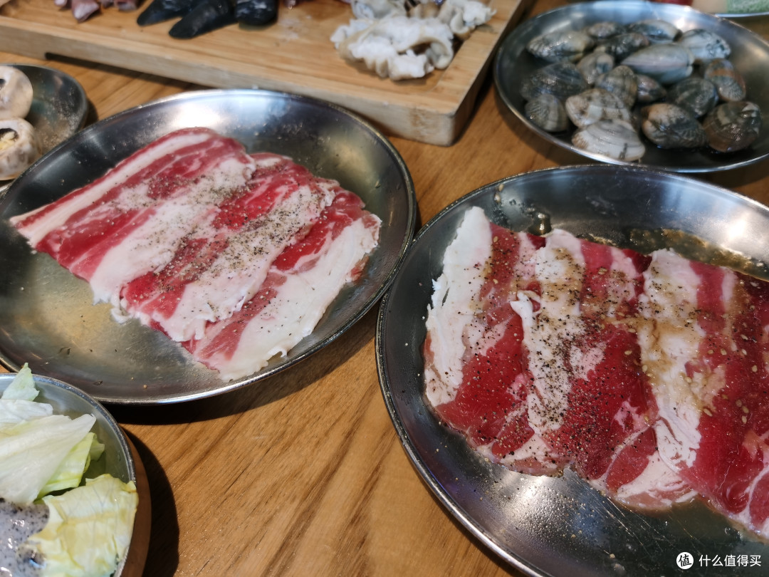 不限量大口吃肉,韩式料理小吃享不停,爷们儿自助烤肉我看行