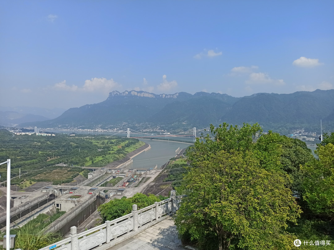 盛夏8月的旅游记,先去三峡大坝,再去三峡人家,接着转道恩施,去看大峡谷哈。