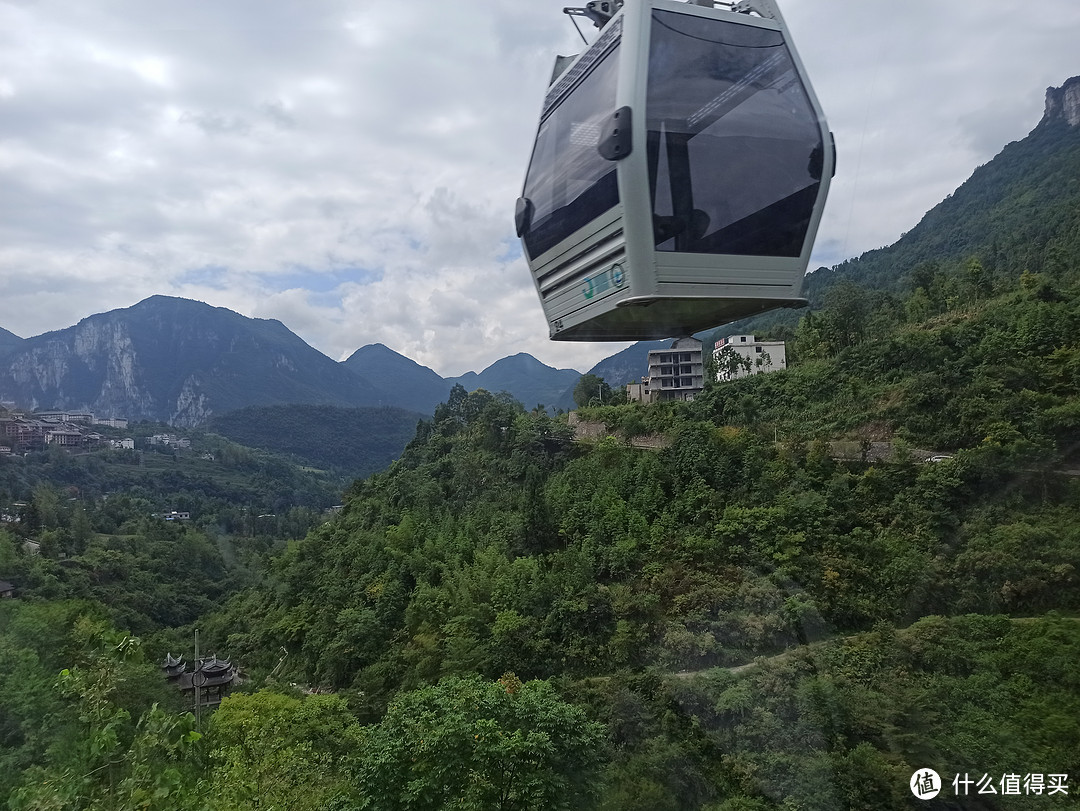 盛夏8月的旅游记，先去三峡大坝，再去三峡人家，接着转道恩施，去看大峡谷哈。