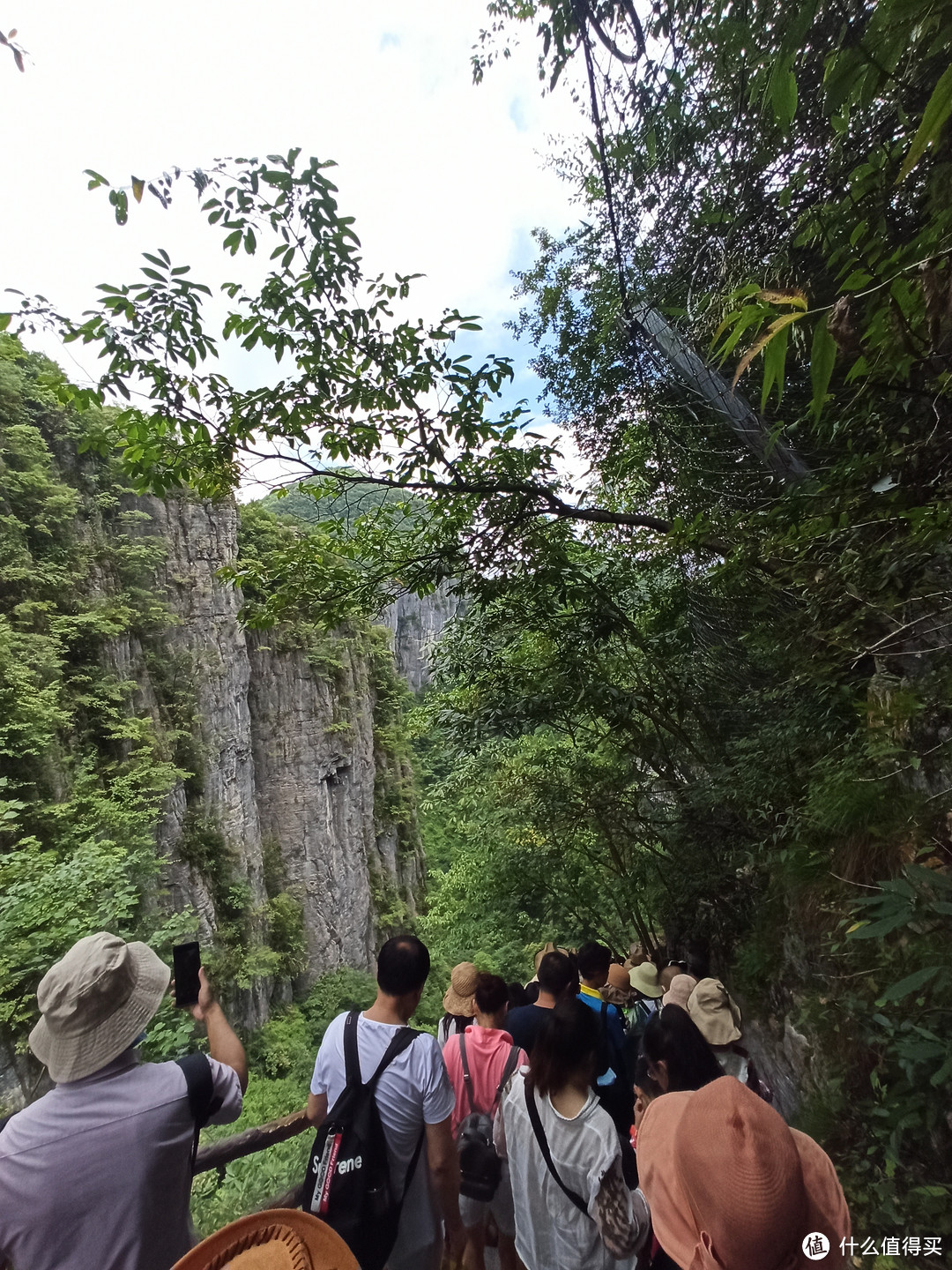 盛夏8月的旅游记，先去三峡大坝，再去三峡人家，接着转道恩施，去看大峡谷哈。