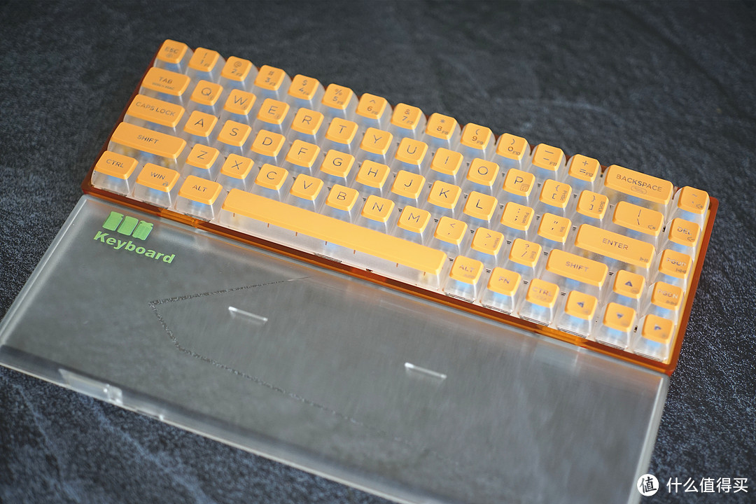 身为键盘侠的我，必须要介绍下这款小众键盘——黑峡谷SODA68机械键盘测评体验