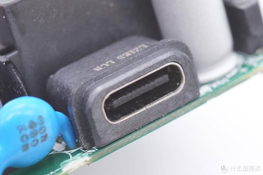 拆解报告：赛小虎25W USB-C快充充电器SCC025C1A