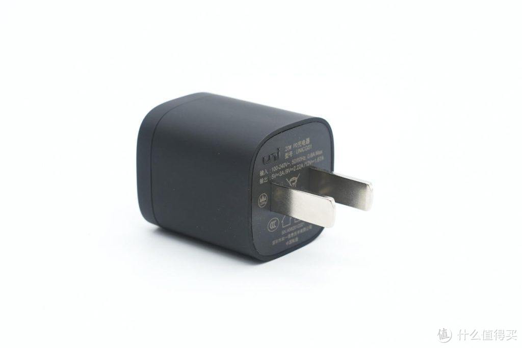 拆解报告：uni 20W USB-C快充充电器UNICG01