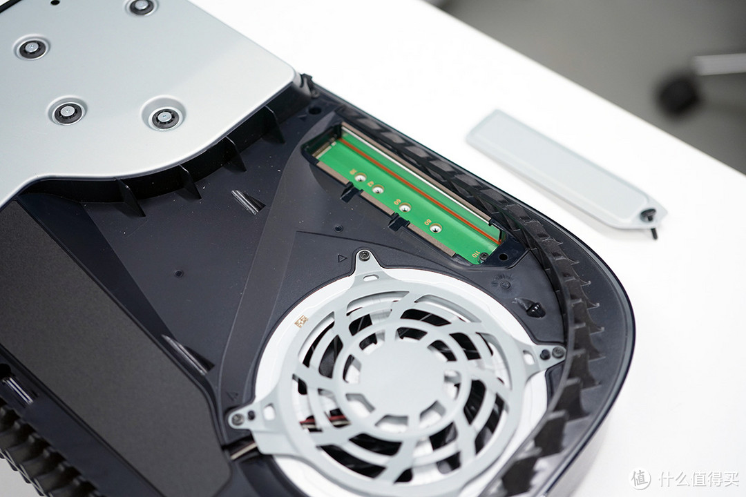 完成PS5硬盘扩展计划，博帝蟒龙VP4300-M.2固态硬盘安装测试记录