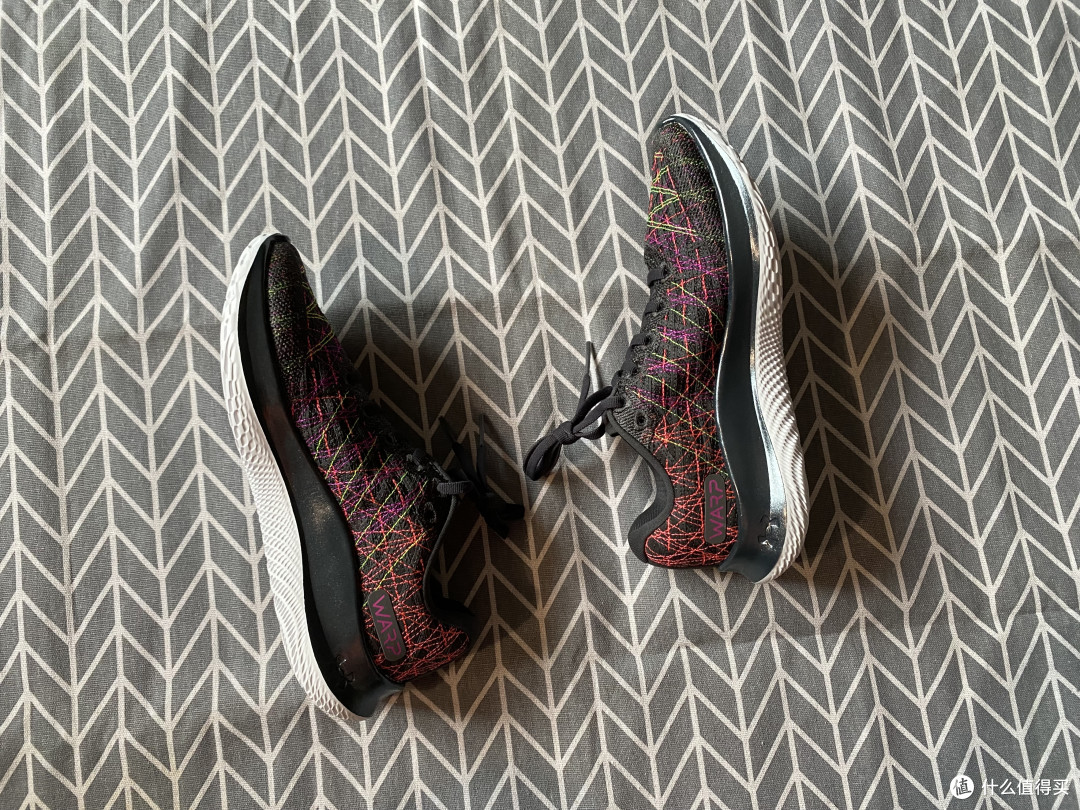 273元入手，Under Armour FLOW VELOCITI跑鞋