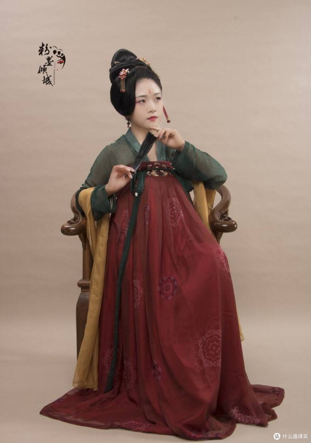 三坑女孩拍照为什么都喜欢挡脸?真是是因为丑吗?
