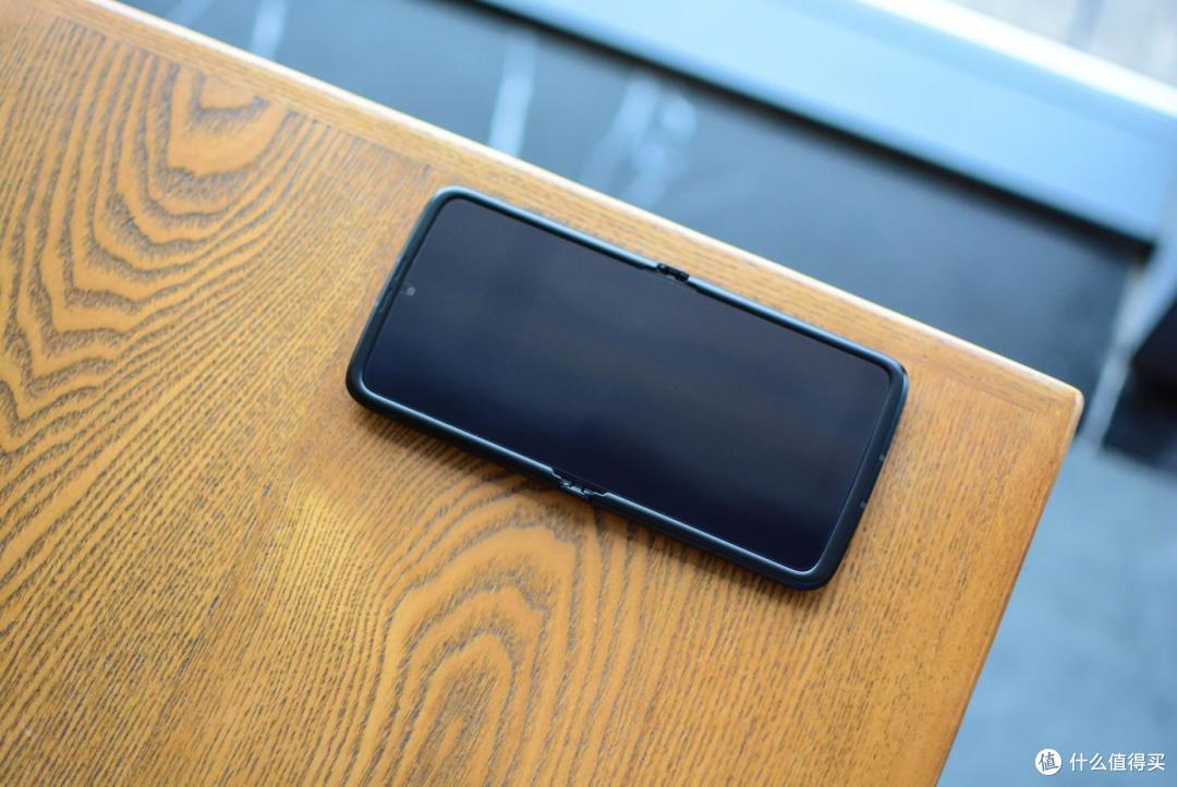 真正可以当作主力机?moto razr 2022评测:5000字告诉你表现如何