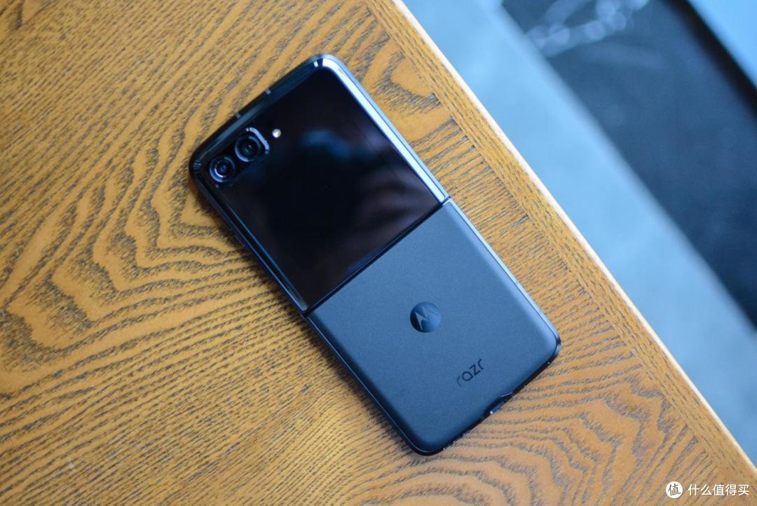 真正可以当作主力机?moto razr 2022评测:5000字告诉你表现如何