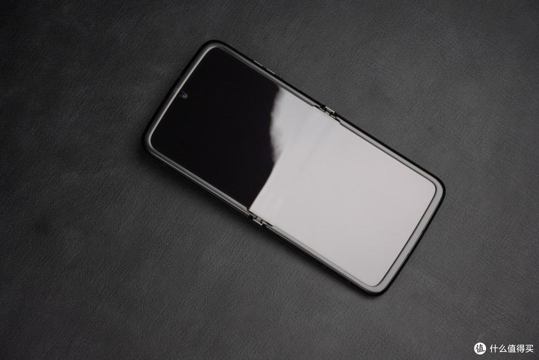 真正可以当作主力机?moto razr 2022评测:5000字告诉你表现如何