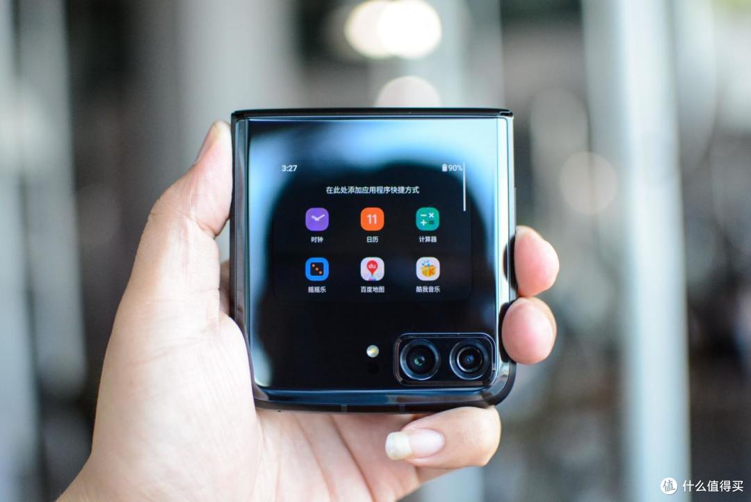 真正可以当作主力机?moto razr 2022评测:5000字告诉你表现如何