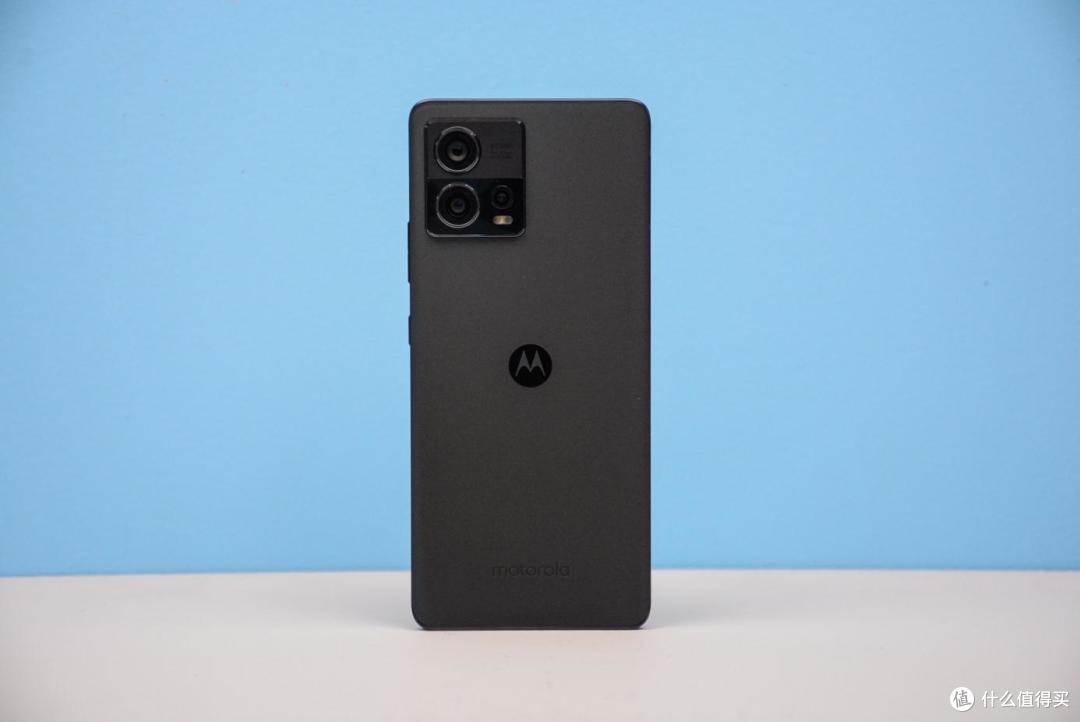 轻薄微曲面屏+光学防抖，中杯旗舰典范，moto S30 Pro评测