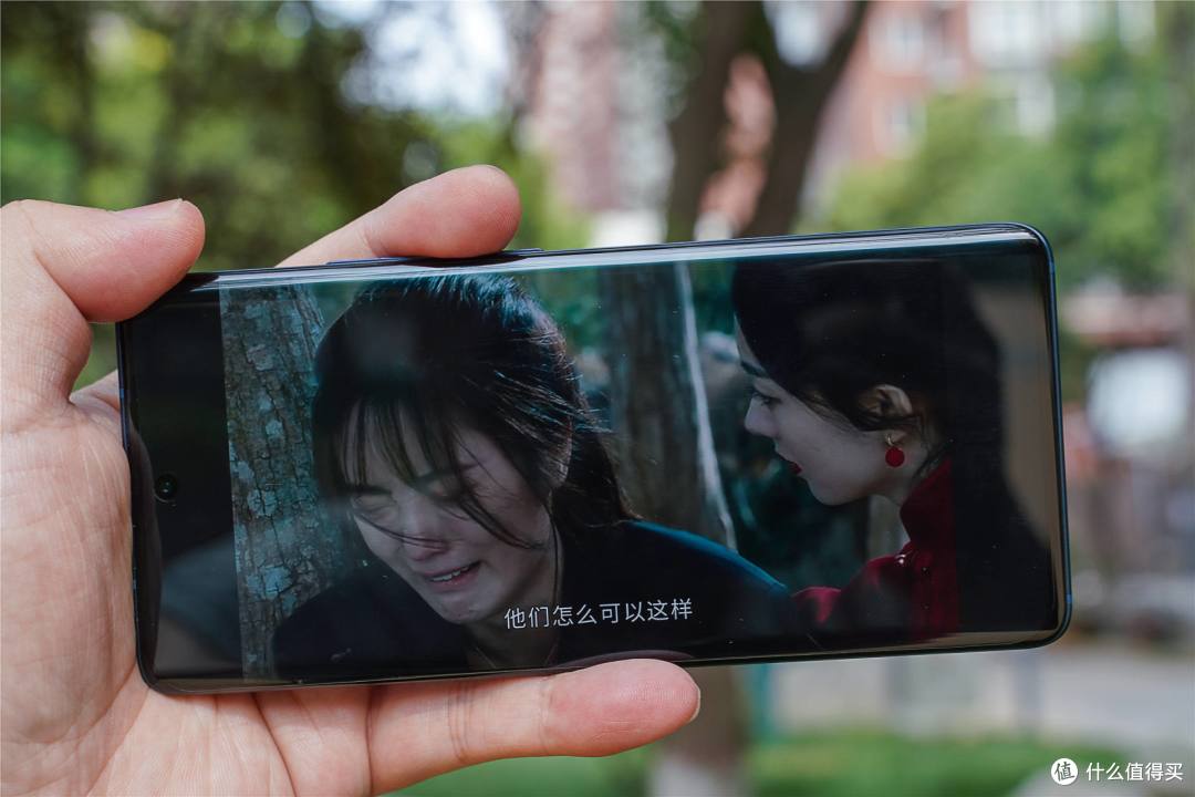 moto S30 Pro首发评测:无短板的全能轻薄旗舰