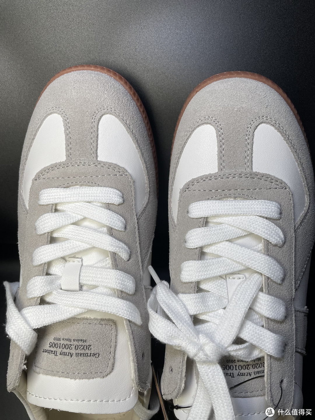 它是小白鞋,也是红极一时的“德训”,149元到手的国货款开箱分享