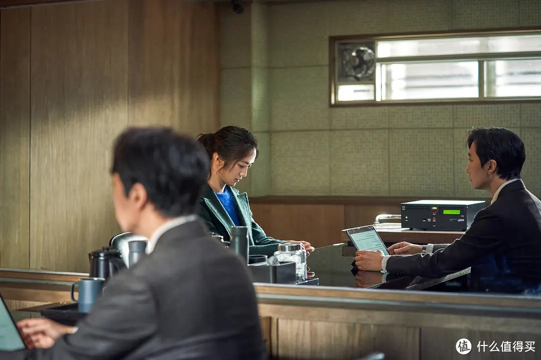 一个会讲韩语略带神秘的中国女人，vs一个有家室业绩出色的韩国刑警