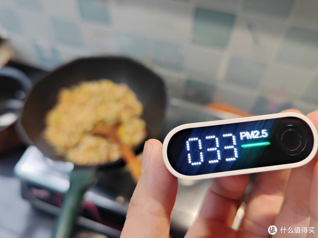 了解生活中的 PM2.5，智米PM 2.5 检测仪