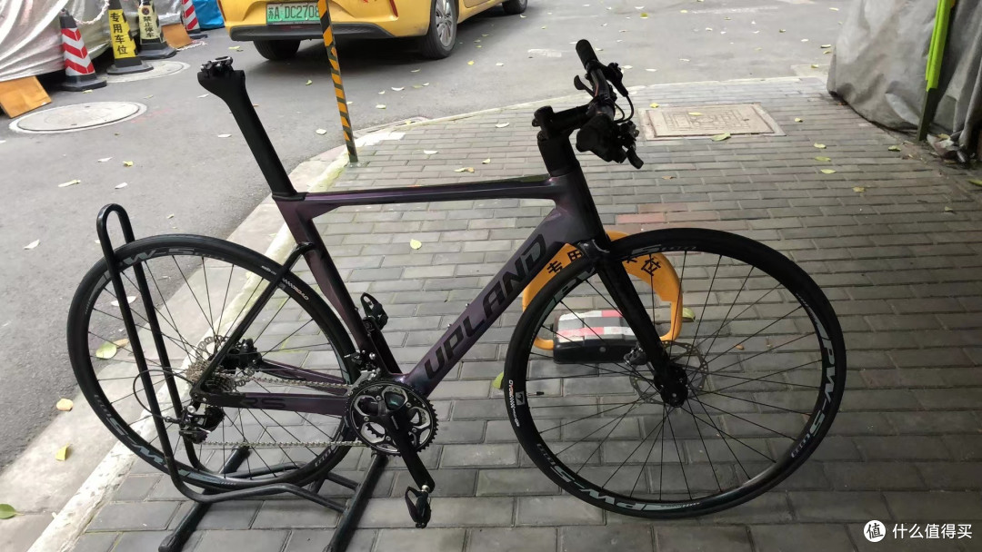 为了陪儿子骑车,不到4000块组了辆全碳平把公路