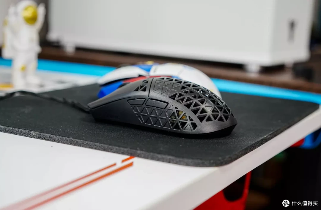华硕TUF M4 Air上手实测:仅重47g,“洞洞”游戏鼠标的新标杆