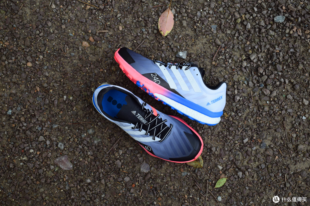 充满竞速属性的adidas TERREX SPEED ULTRA越野跑鞋