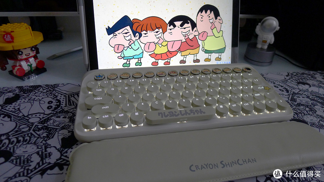 洛斐晒物系列起始篇——蜡笔小新联名圆点键盘